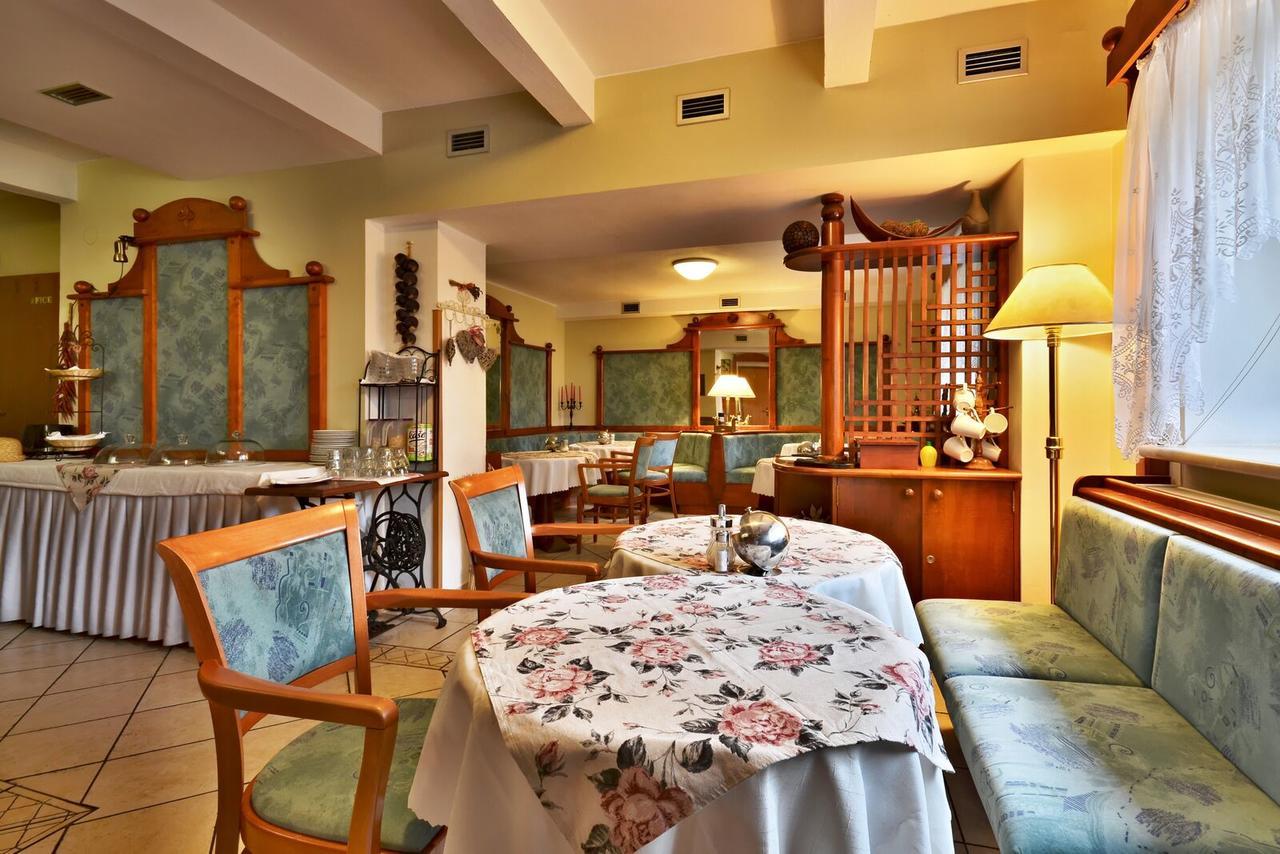Hotel Villa Conti Písek Dış mekan fotoğraf